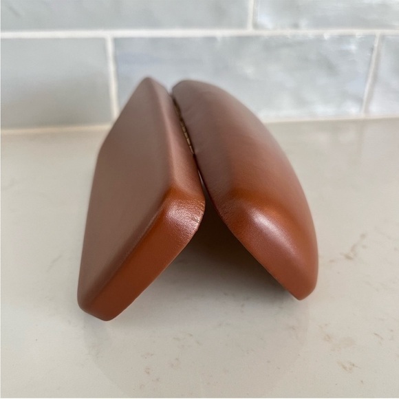 New Longchamp Paris Matte Dark Cognac Brown Clamshell Dome Sunglasses Case - Picture 3 of 3